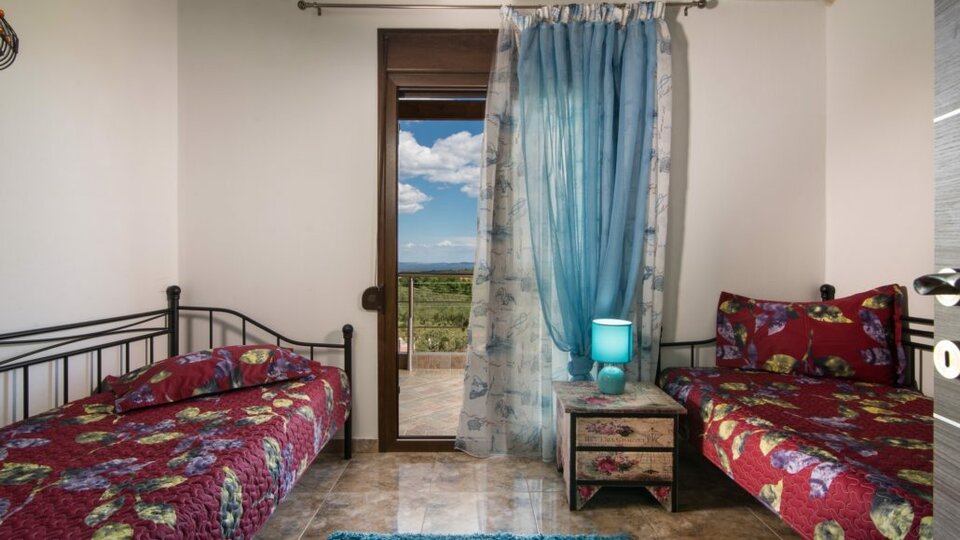 Simon King-3 Level Maisonette